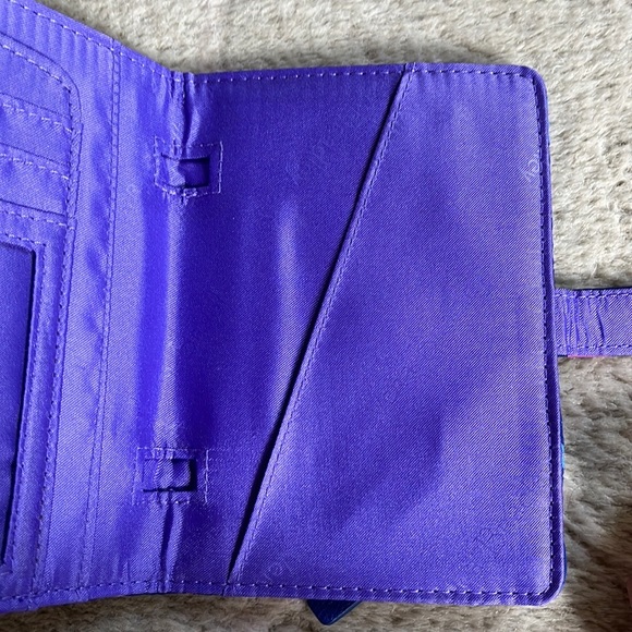 Vera Bradley Passport Wallet - Picture 6 of 12